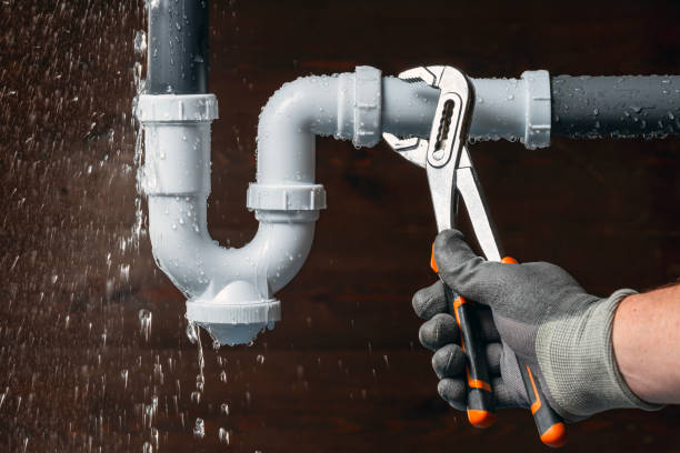 Professional Leak Detection technician working in Pewaukee, WI